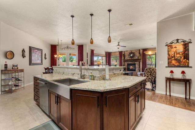 1003 DESERT BROOM Road NE, Rio Rancho, NM 87144