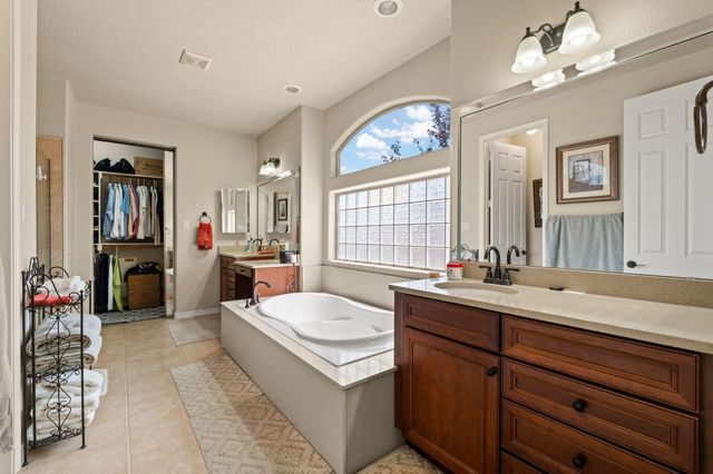 1003 DESERT BROOM Road NE, Rio Rancho, NM 87144