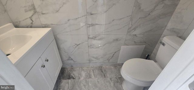 35 BEECHTREE RD, Levittown, PA 19057