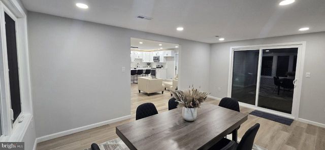 35 BEECHTREE RD, Levittown, PA 19057