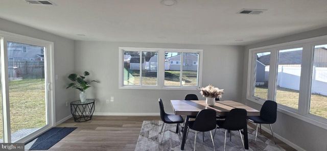 35 BEECHTREE RD, Levittown, PA 19057