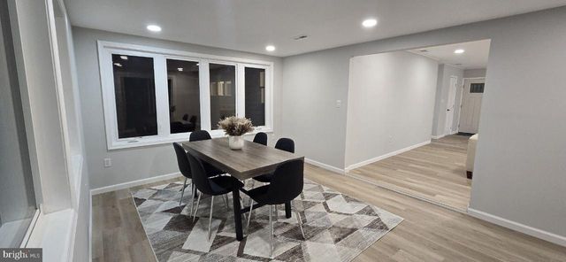 35 BEECHTREE RD, Levittown, PA 19057