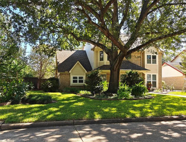 9823 Pine Pass Drive, Houston, TX 77070