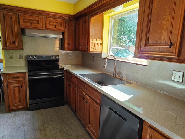 9823 Pine Pass Drive, Houston, TX 77070
