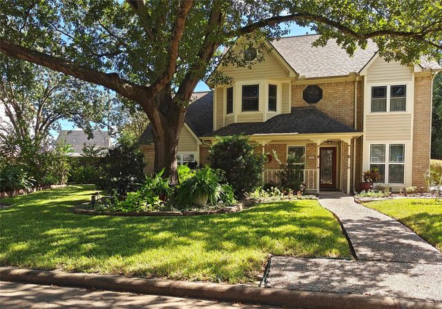9823 Pine Pass Drive, Houston, TX 77070