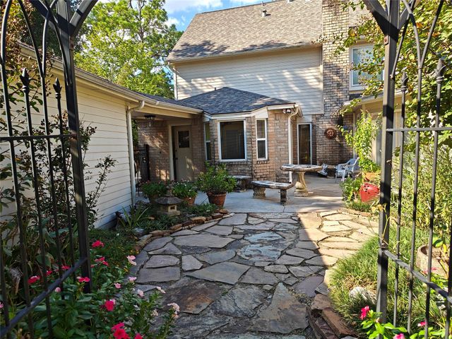 9823 Pine Pass Drive, Houston, TX 77070