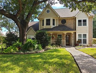 9823 Pine Pass Drive, Houston, TX 77070