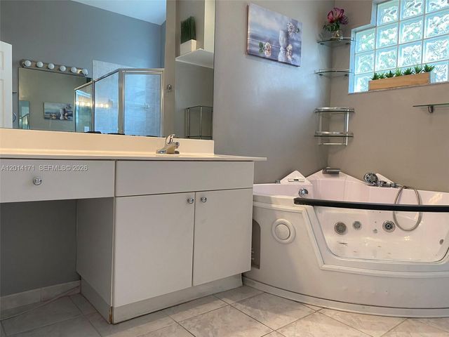 1210 S 13th Ave, Hollywood, FL 33019