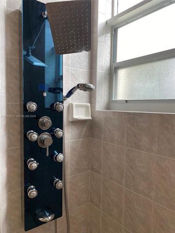 1210 S 13th Ave, Hollywood, FL 33019