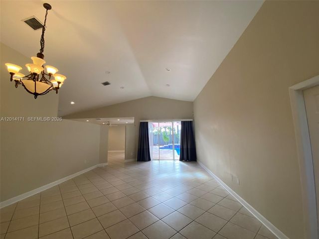 1210 S 13th Ave, Hollywood, FL 33019