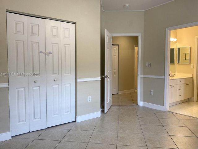 1210 S 13th Ave, Hollywood, FL 33019