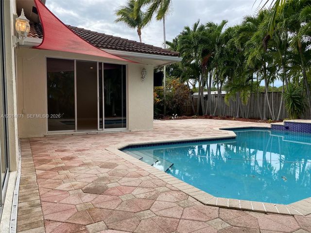 1210 S 13th Ave, Hollywood, FL 33019