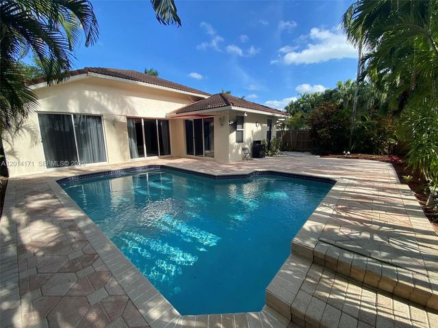 1210 S 13th Ave, Hollywood, FL 33019