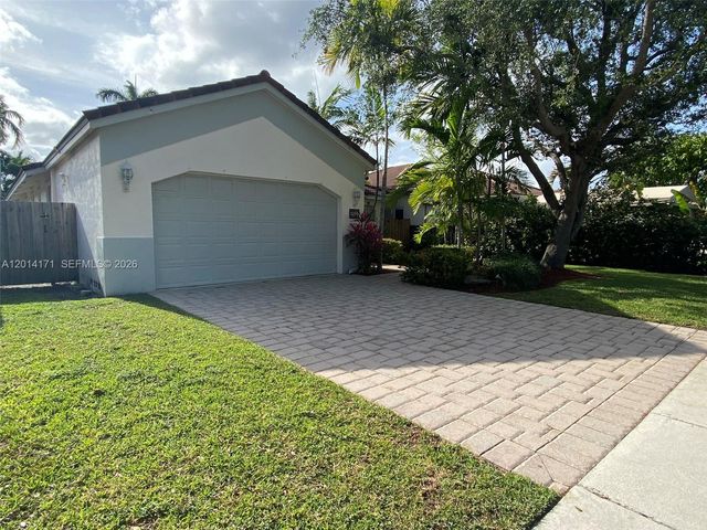 1210 S 13th Ave, Hollywood, FL 33019