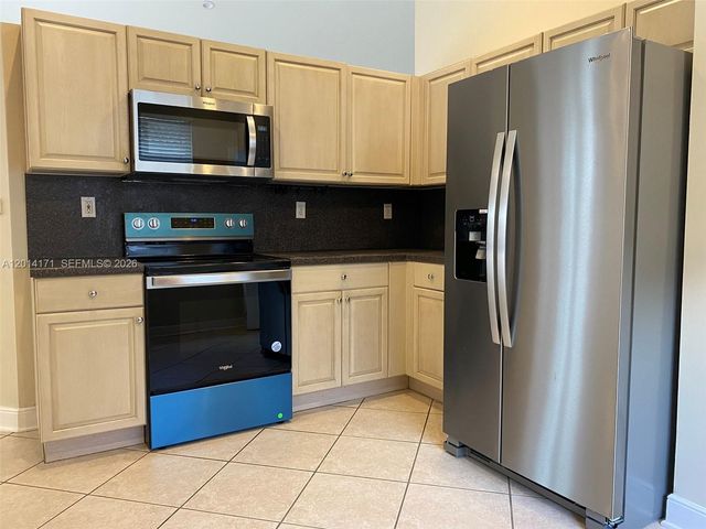 1210 S 13th Ave, Hollywood, FL 33019