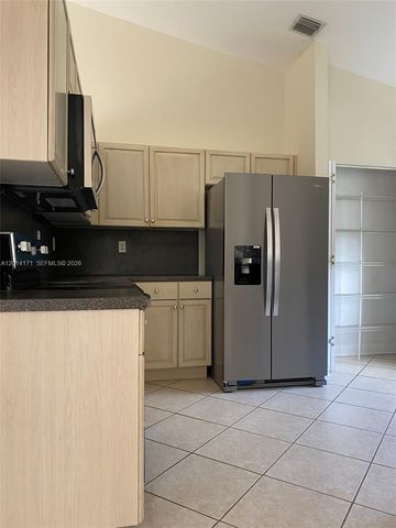 1210 S 13th Ave, Hollywood, FL 33019