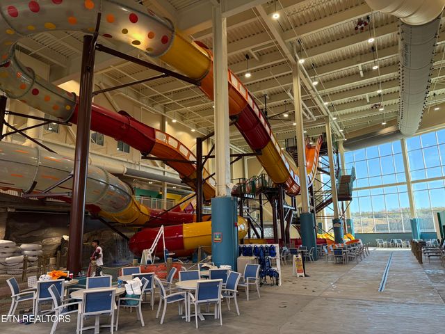 1424 Old Knoxville Hwy 11001, Sevierville, TN 37876