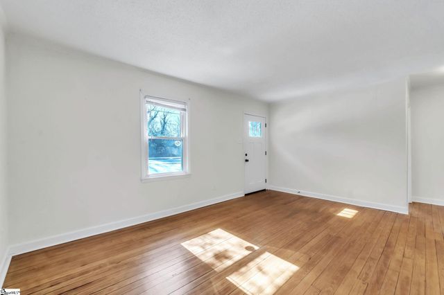 224 S Hampton Drive, Spartanburg, SC 29306