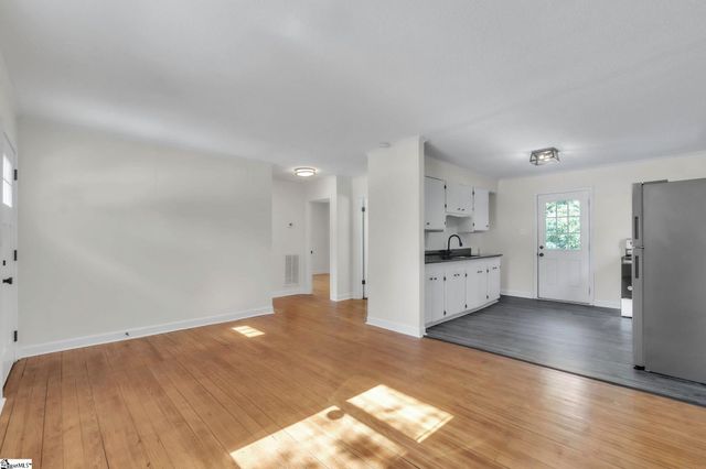 224 S Hampton Drive, Spartanburg, SC 29306