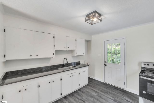 224 S Hampton Drive, Spartanburg, SC 29306