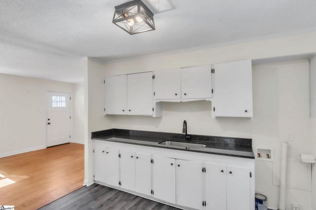 224 S Hampton Drive, Spartanburg, SC 29306