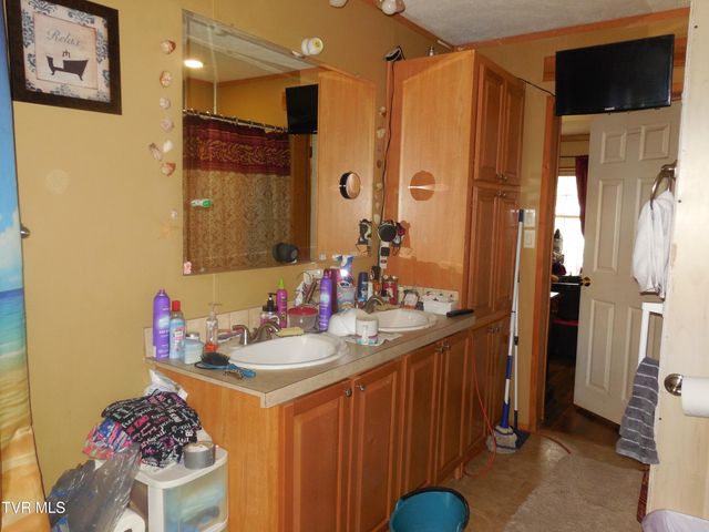 123 Josiah Trail, Elizabethton, TN 37643