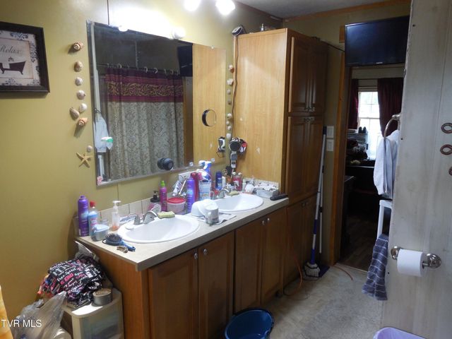 123 Josiah Trail, Elizabethton, TN 37643