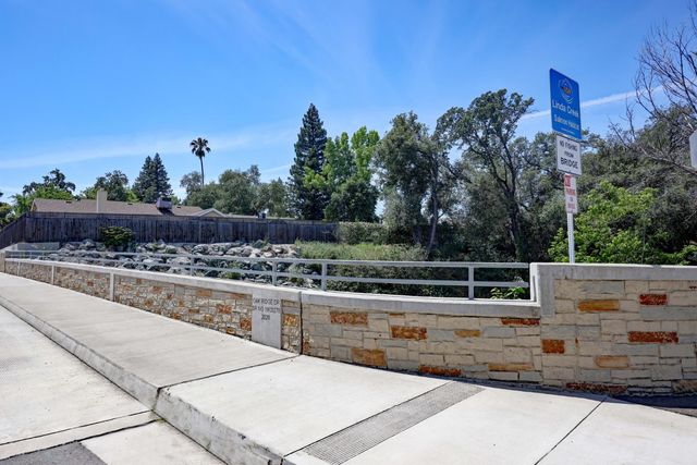 1437 Tiffany Cir, Roseville, CA 95661