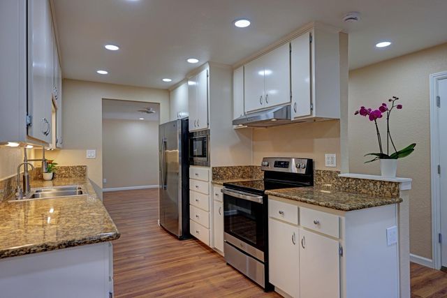 1437 Tiffany Cir, Roseville, CA 95661