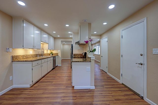 1437 Tiffany Cir, Roseville, CA 95661