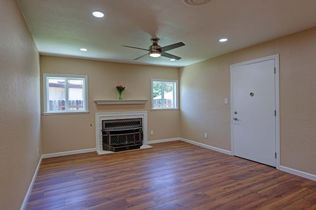 1437 Tiffany Cir, Roseville, CA 95661