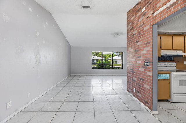 13581 Columbine Avenue, Wellington, FL 33414