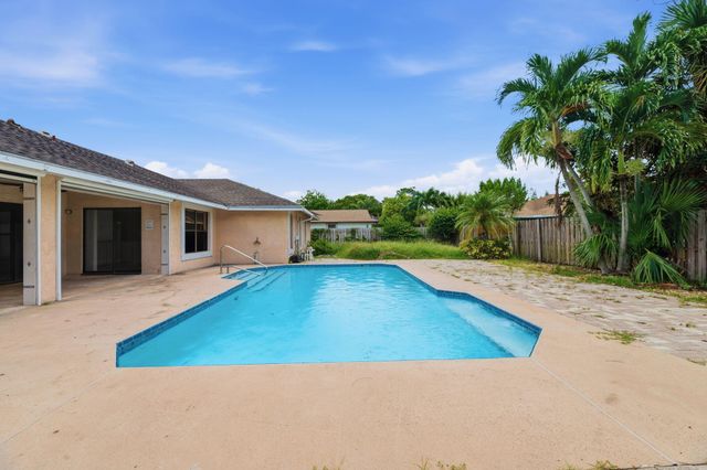 13581 Columbine Avenue, Wellington, FL 33414