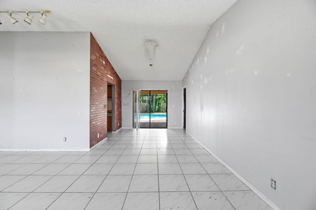 13581 Columbine Avenue, Wellington, FL 33414
