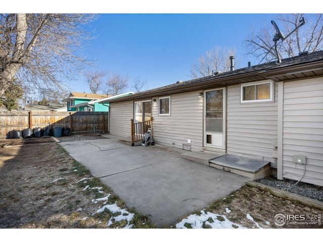815 Hilltop St, Longmont, CO 80504