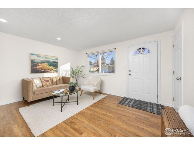 815 Hilltop St, Longmont, CO 80504