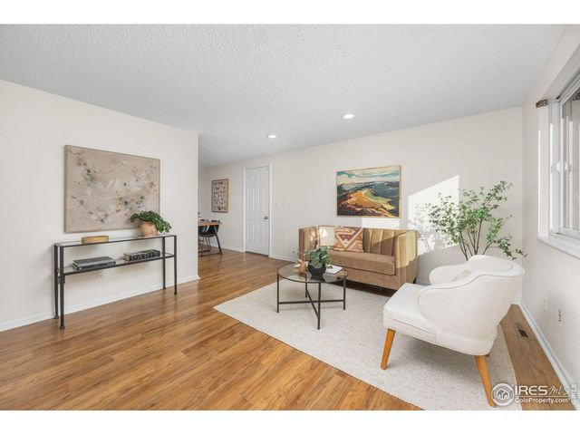 815 Hilltop St, Longmont, CO 80504