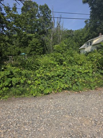 42-44 Maravista Rd, Worcester, MA 01606