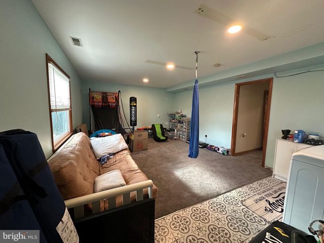 304 THACKERAY, Williamstown, NJ 08094