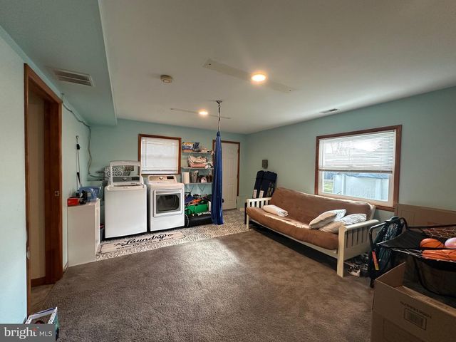 304 THACKERAY, Williamstown, NJ 08094