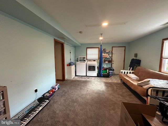 304 THACKERAY, Williamstown, NJ 08094