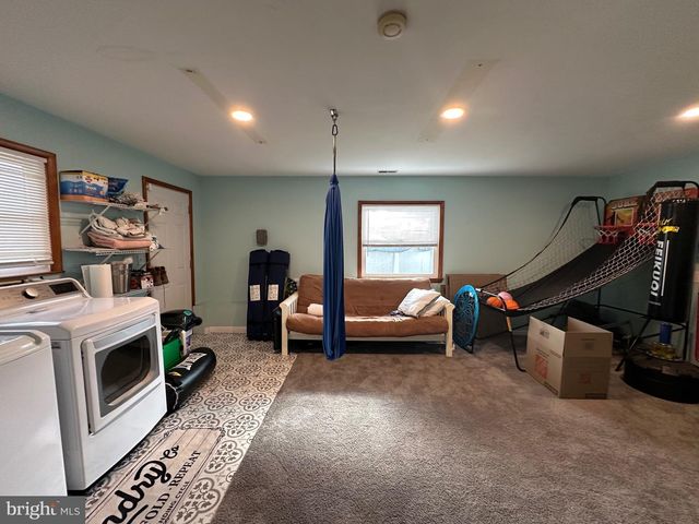 304 THACKERAY, Williamstown, NJ 08094