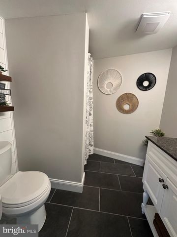 304 THACKERAY, Williamstown, NJ 08094