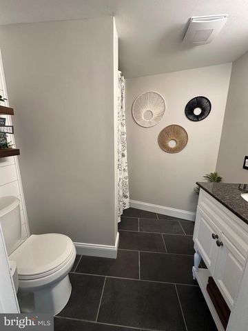 304 THACKERAY, Williamstown, NJ 08094