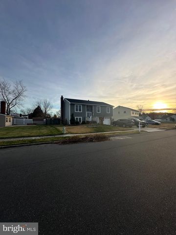 304 THACKERAY, Williamstown, NJ 08094