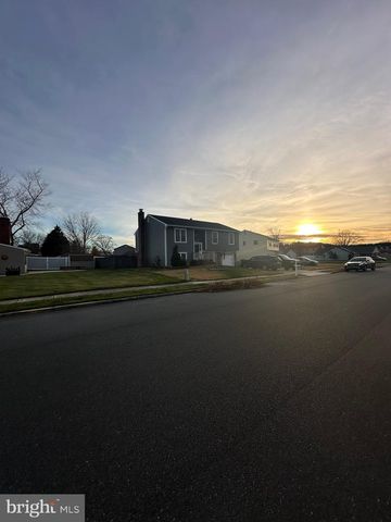 304 THACKERAY, Williamstown, NJ 08094