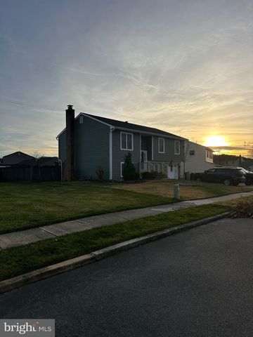 304 THACKERAY, Williamstown, NJ 08094