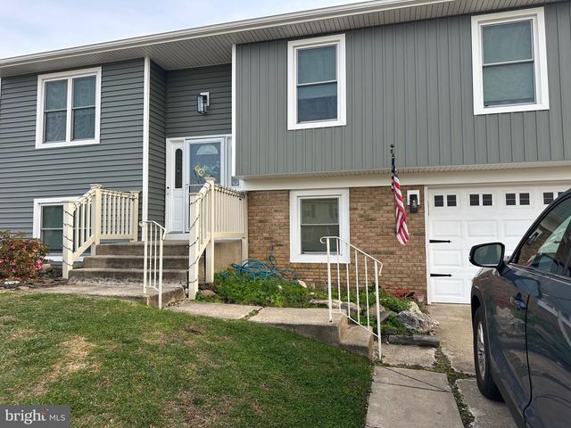 304 THACKERAY, Williamstown, NJ 08094