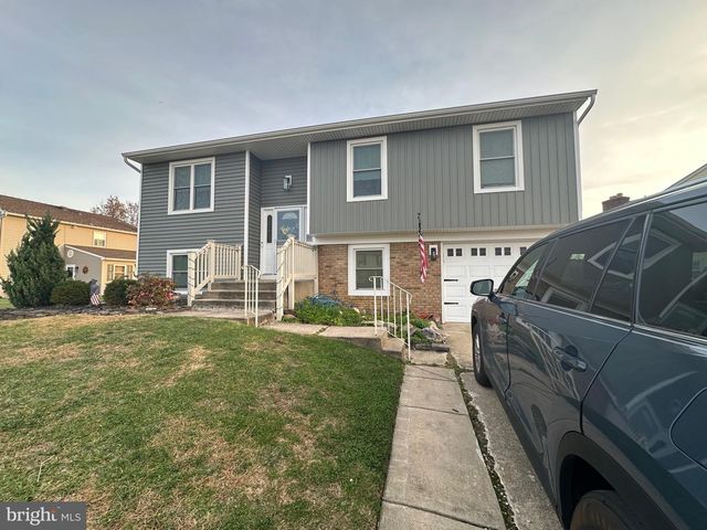 304 THACKERAY, Williamstown, NJ 08094