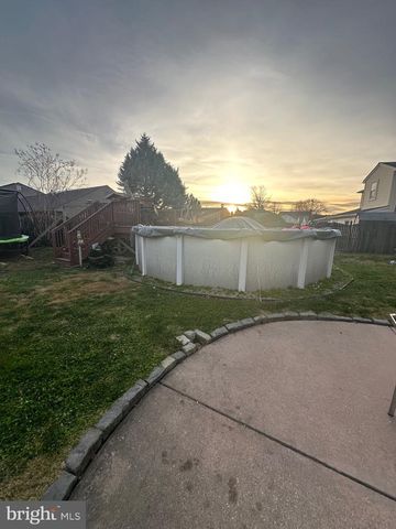 304 THACKERAY, Williamstown, NJ 08094